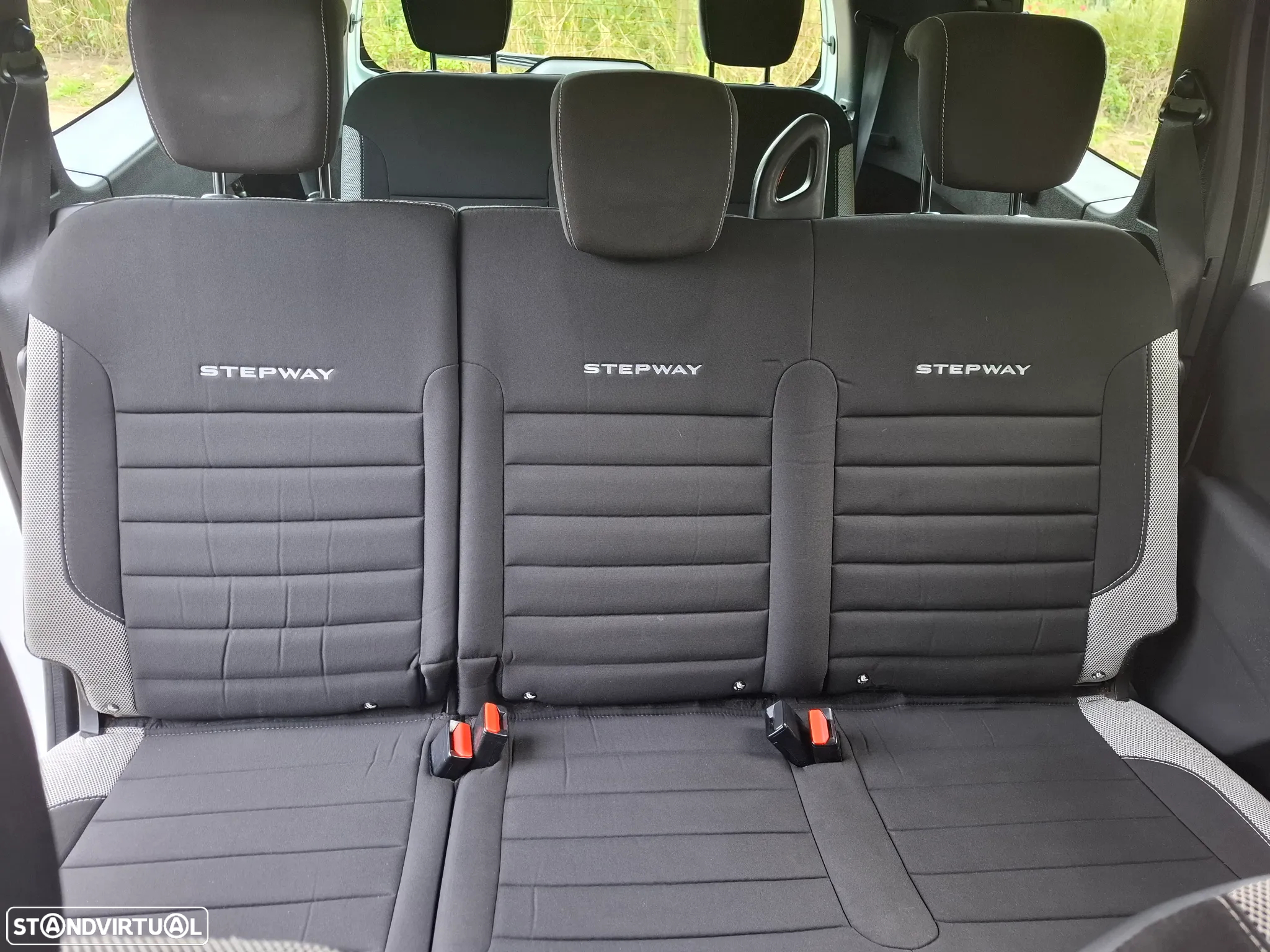 Dacia Lodgy 1.5 Blue dCi Stepway 7L - 11