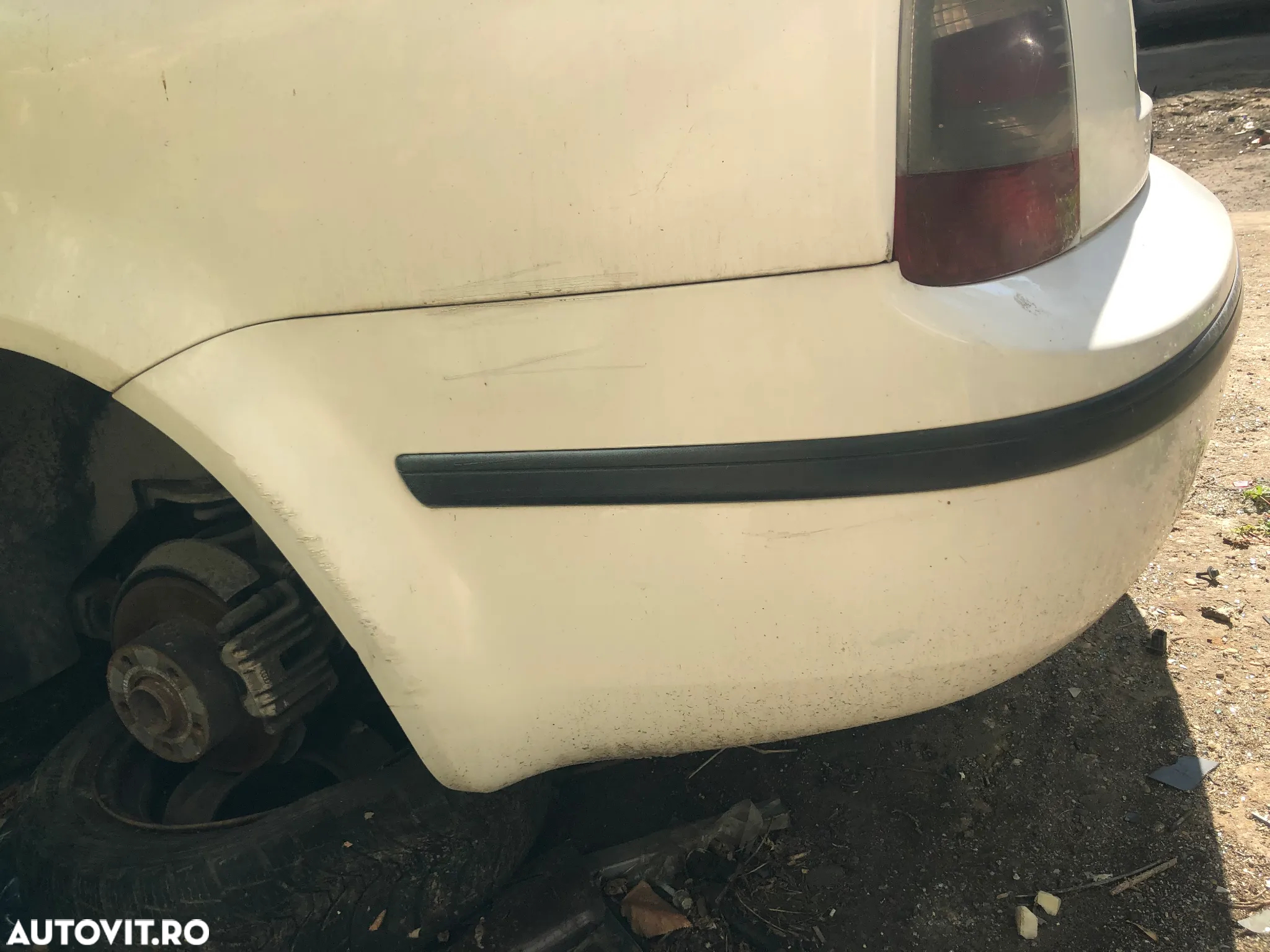 Bara spate Skoda Superb 1 alb 2005 - 5