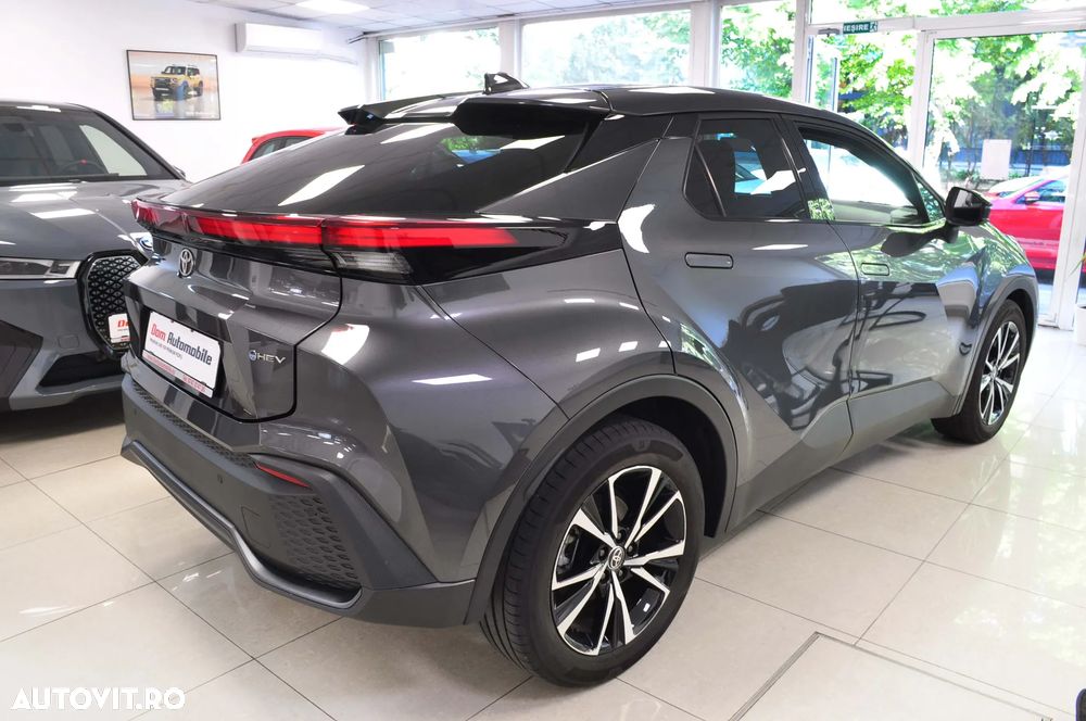 Toyota C-HR 1.8 Hybrid Team Deutschland - 6