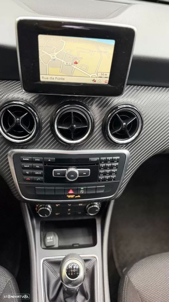 Mercedes-Benz GLA 180 CDI Urban - 13