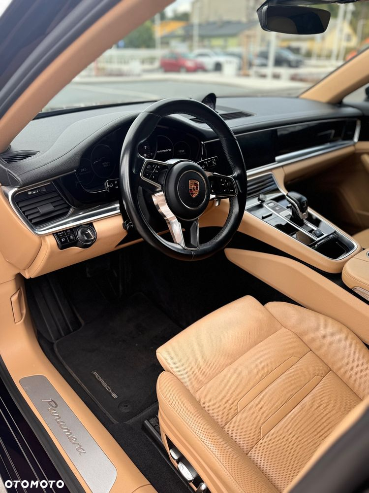 Porsche Panamera Standard - 11