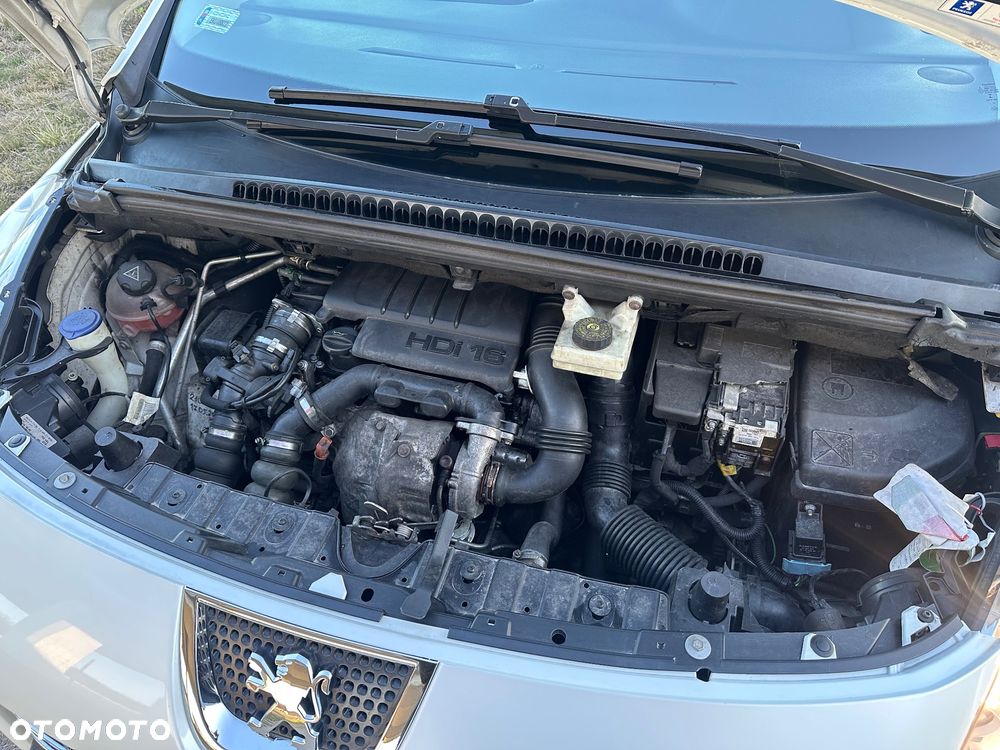 Peugeot 3008 1.6 HDi Trendy - 40