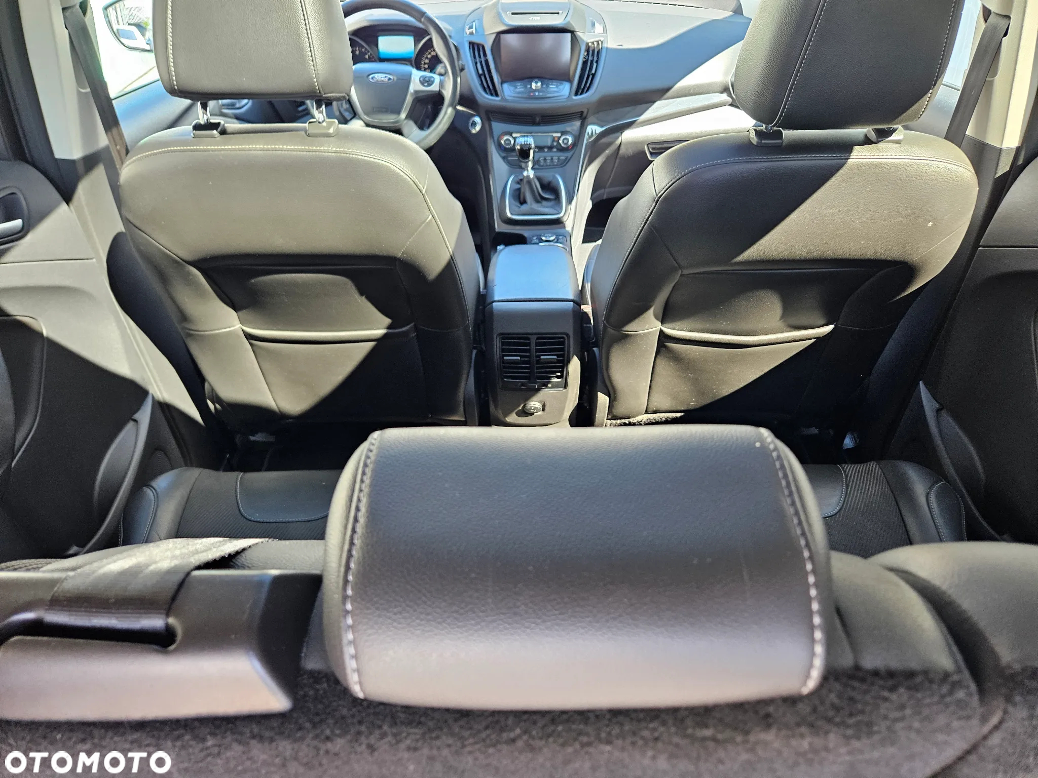 Ford Kuga 2.0 TDCi 2x4 Titanium - 24