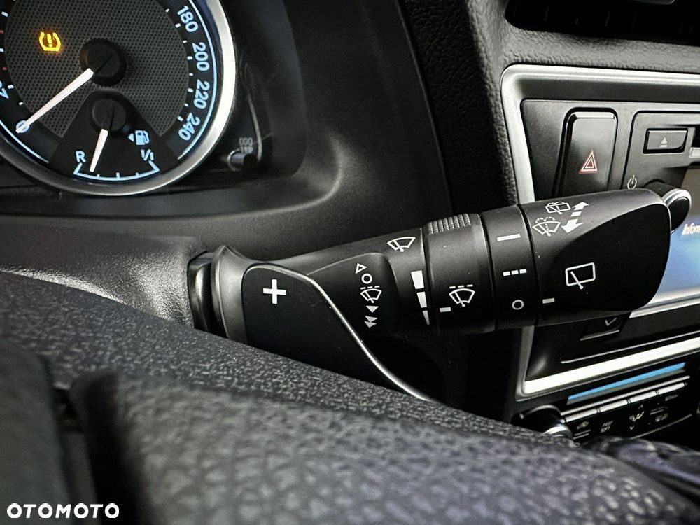 Toyota Auris 1.6 Valvematic Multidrive S Life Plus - 26