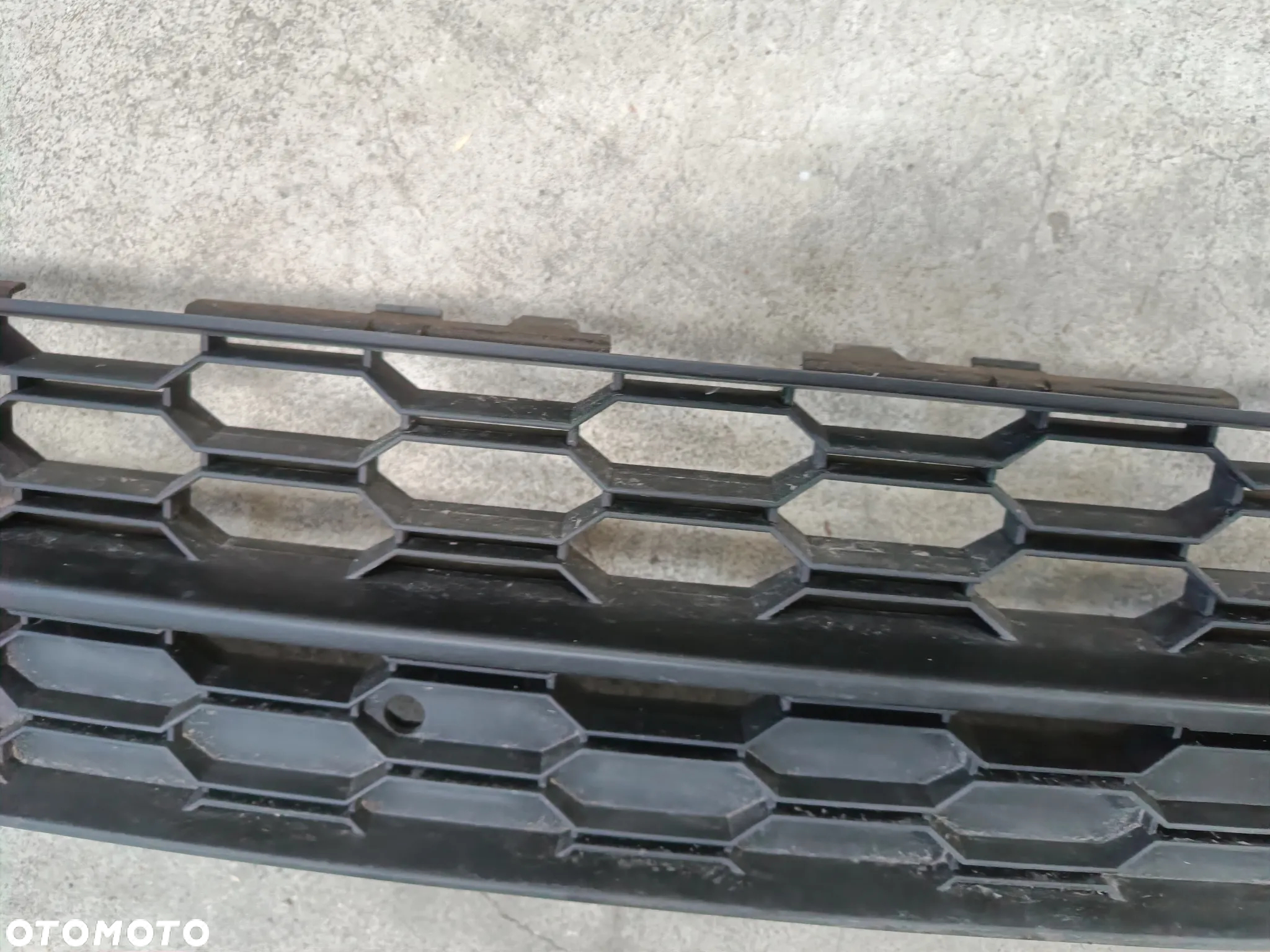 Kratka Środkowa Zderzaka Skoda Octavia 3 III FL Lift Atrapa Zaślepka 5E0853677L - 7