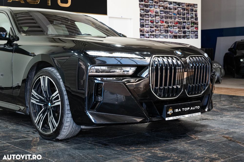 BMW Seria 7 740d xDrive MHEV - 12