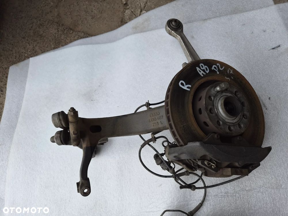Zwrotnica zacisk przód Audi A8 D2 3.7 V8 L/R - 2