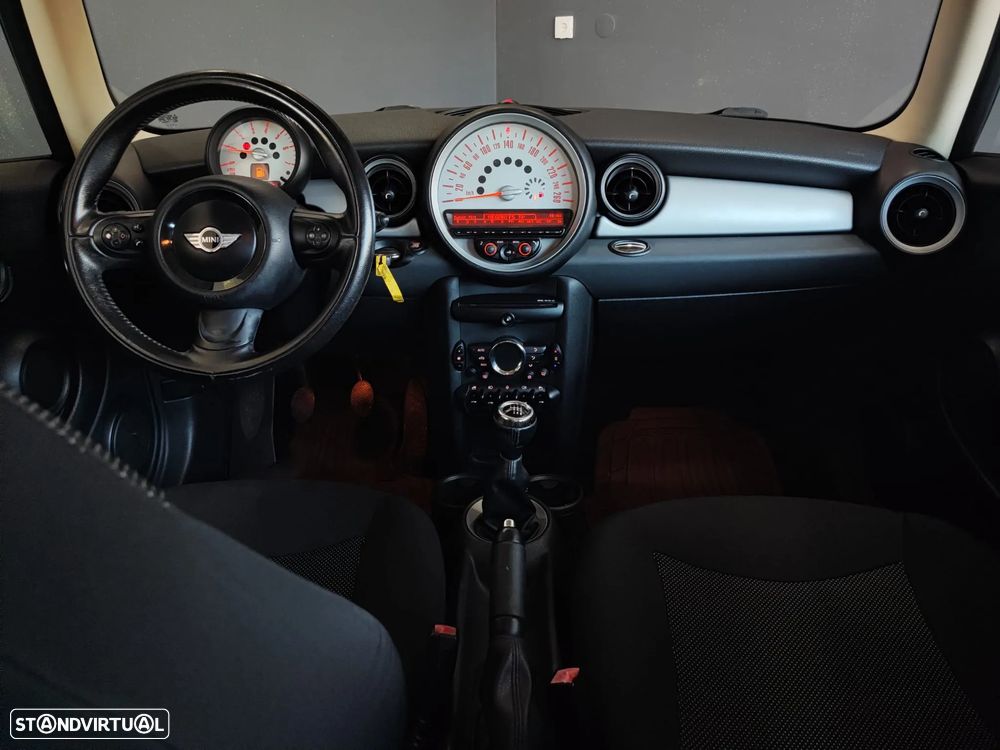 MINI 3 Portas One D - 25