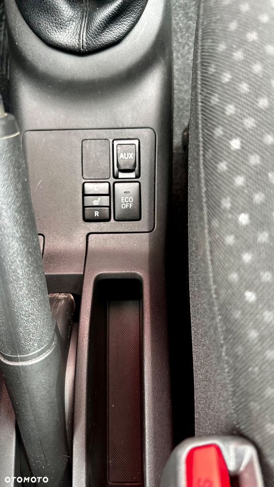 Toyota Yaris 1.33 VVT-i Executive - 23