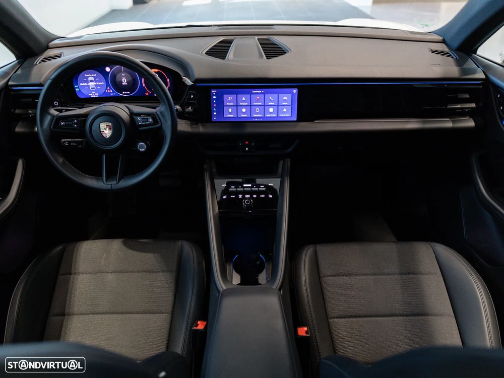 Porsche Macan Electric - 32