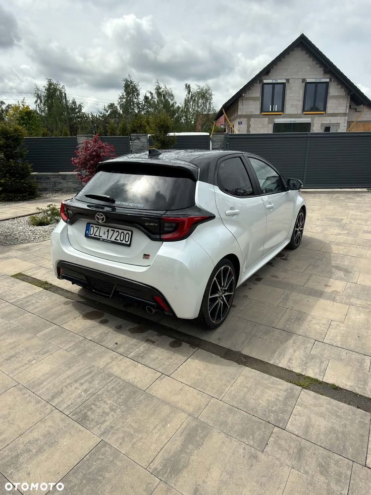 Toyota Yaris Hybrid 1.5 GR Sport - 11