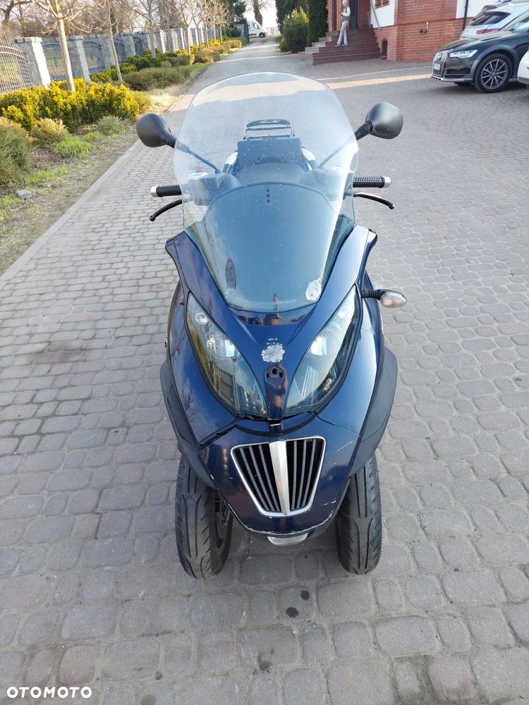 Piaggio MP-3 - 8