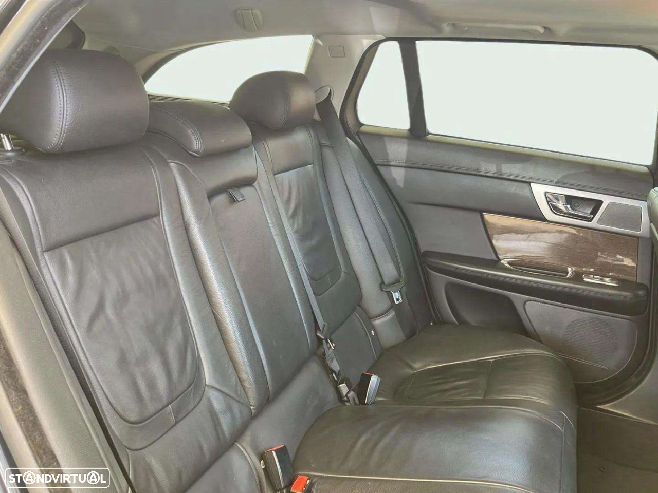 Jaguar XF Sportbrake 2.2 D R-Sport - 14