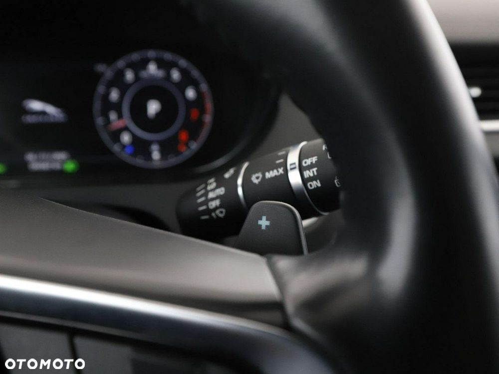 Jaguar E-Pace P200 AWD R-Dynamic HSE - 35