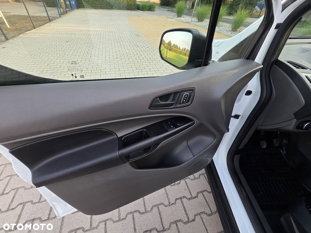 Ford Transit Connect - 17