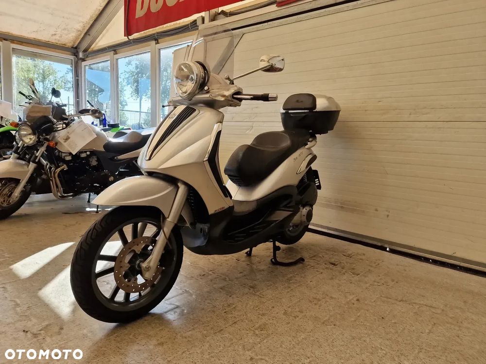 Piaggio Beverly - 16