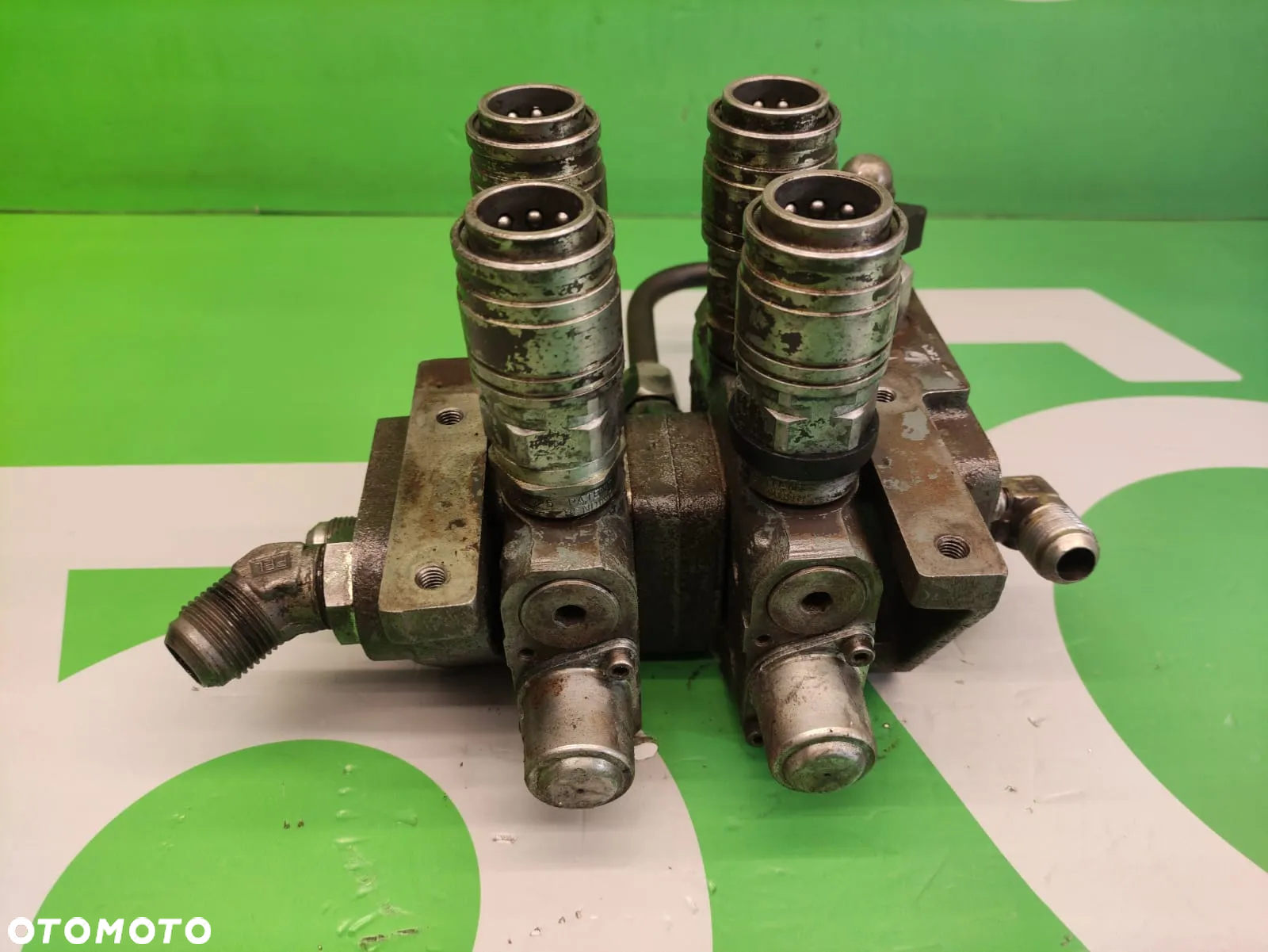 Rozdzielacz 3582523M2 3580576M2 Massey Ferguson 3080 - 6