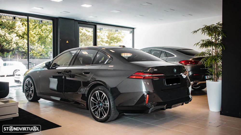 BMW i5 eDrive40 Pack Desportivo M - 3