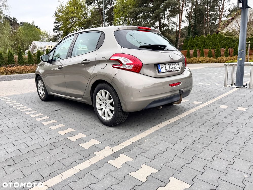 Peugeot 208 PureTech 82 Urban Move - 2