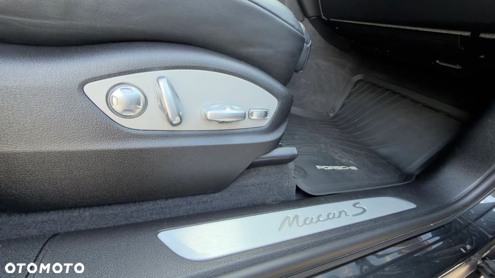 Porsche Macan - 31