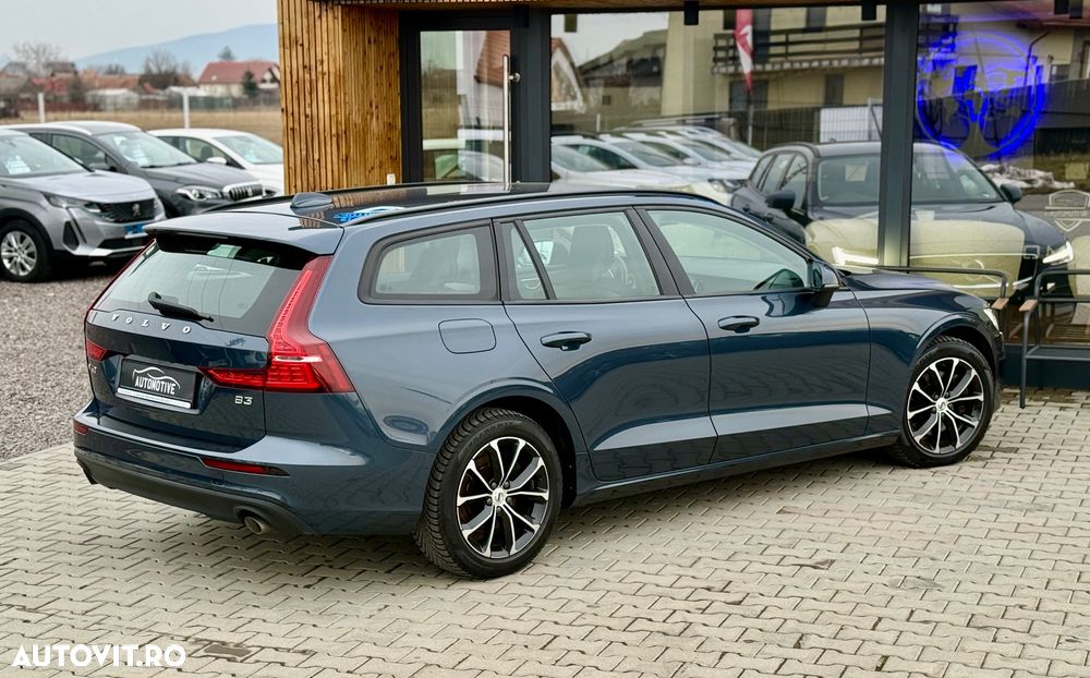 Volvo V60 B3 B DKG Momentum Pro - 4