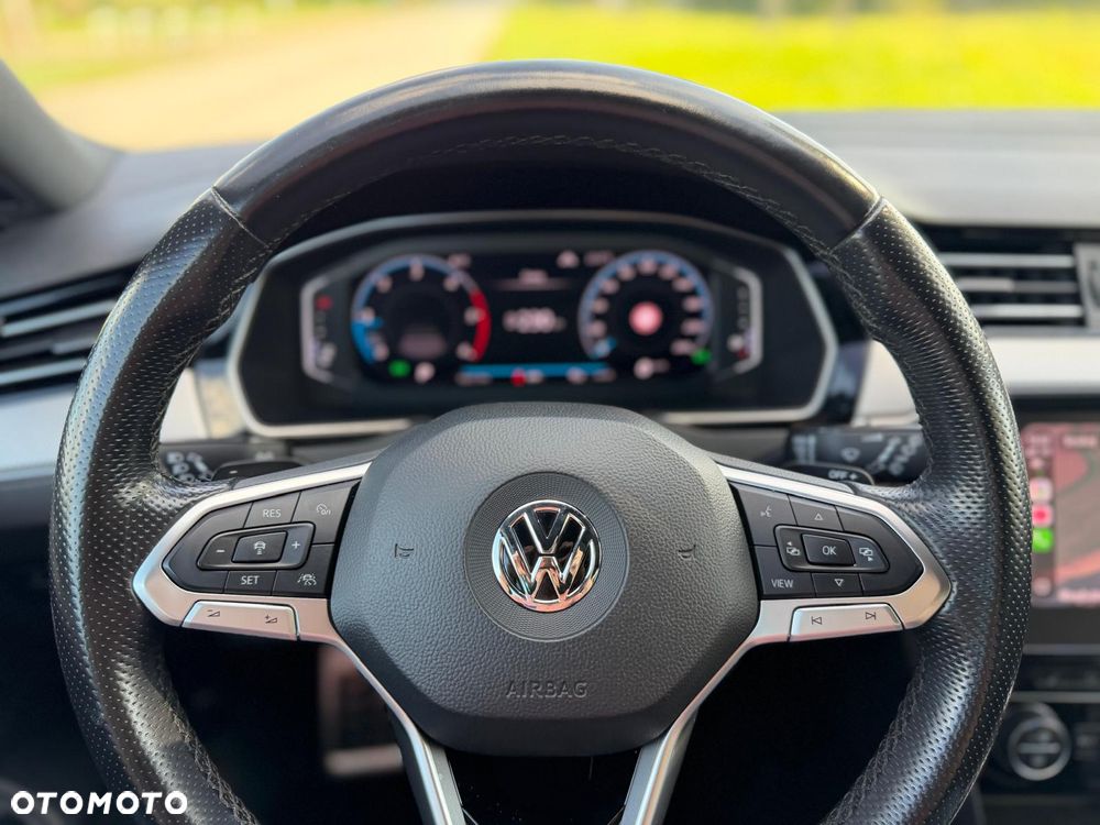 Volkswagen Passat 2.0 TDI SCR 4Motion DSG Elegance - 30