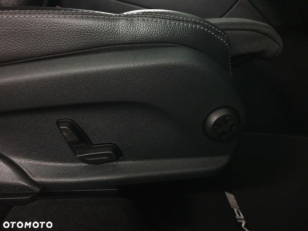 Mercedes-Benz GLC 300 de 4Matic 9G-TRONIC AMG Line Plus - 33