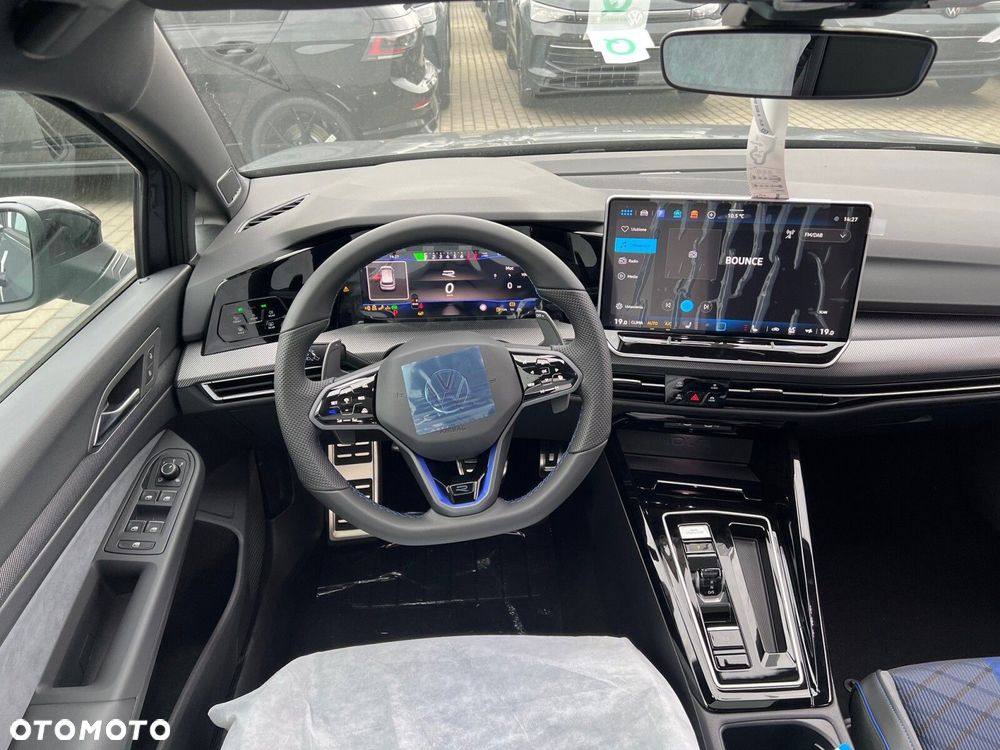 Volkswagen Golf - 10