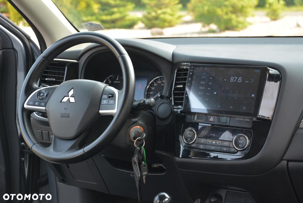 Mitsubishi Outlander 2.2 DID Intense + - 29