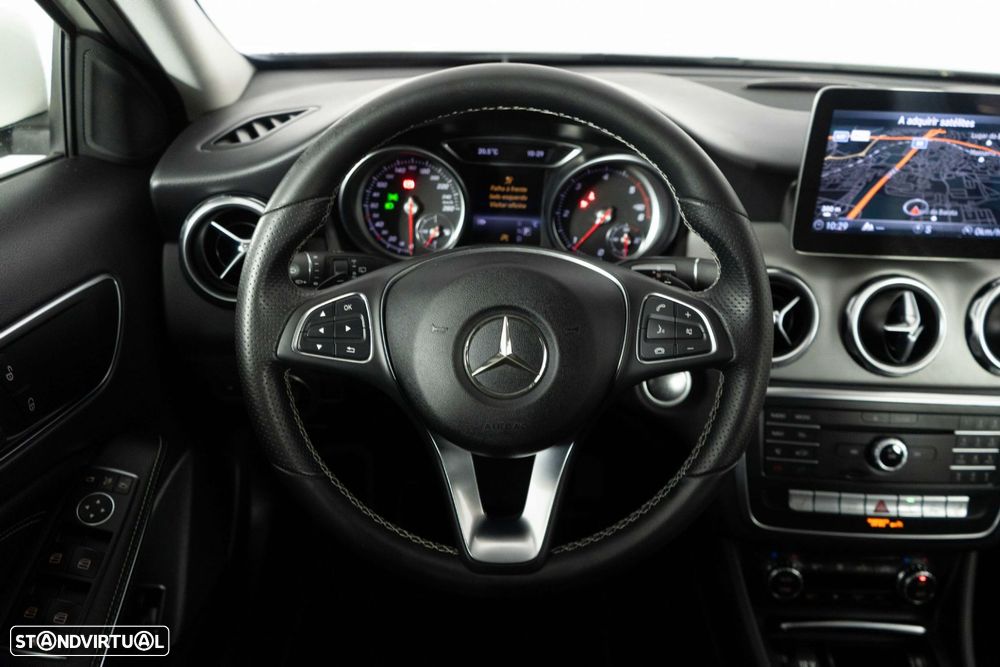 Mercedes-Benz GLA 180 d Urban Aut. - 11