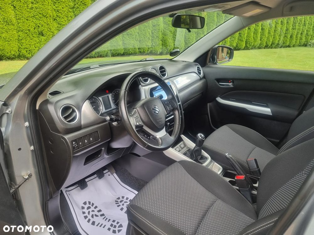 Suzuki Vitara 1.6 Comfort 2WD - 19