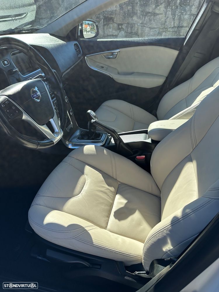 Volvo V40 D2 Momentum - 38