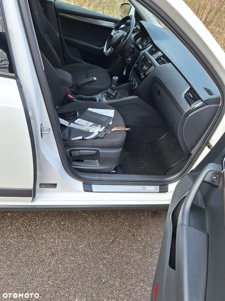 Skoda Octavia Combi 2.0 TDI 4x4 Scout - 14