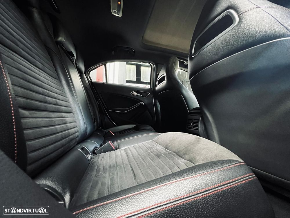 Mercedes-Benz A 180 d AMG Line - 37