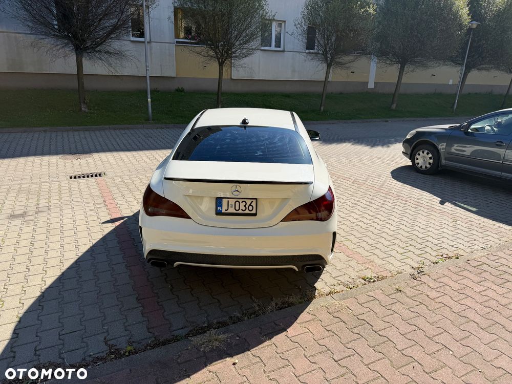 Mercedes-Benz CLA 250 7G-DCT Urban - 15