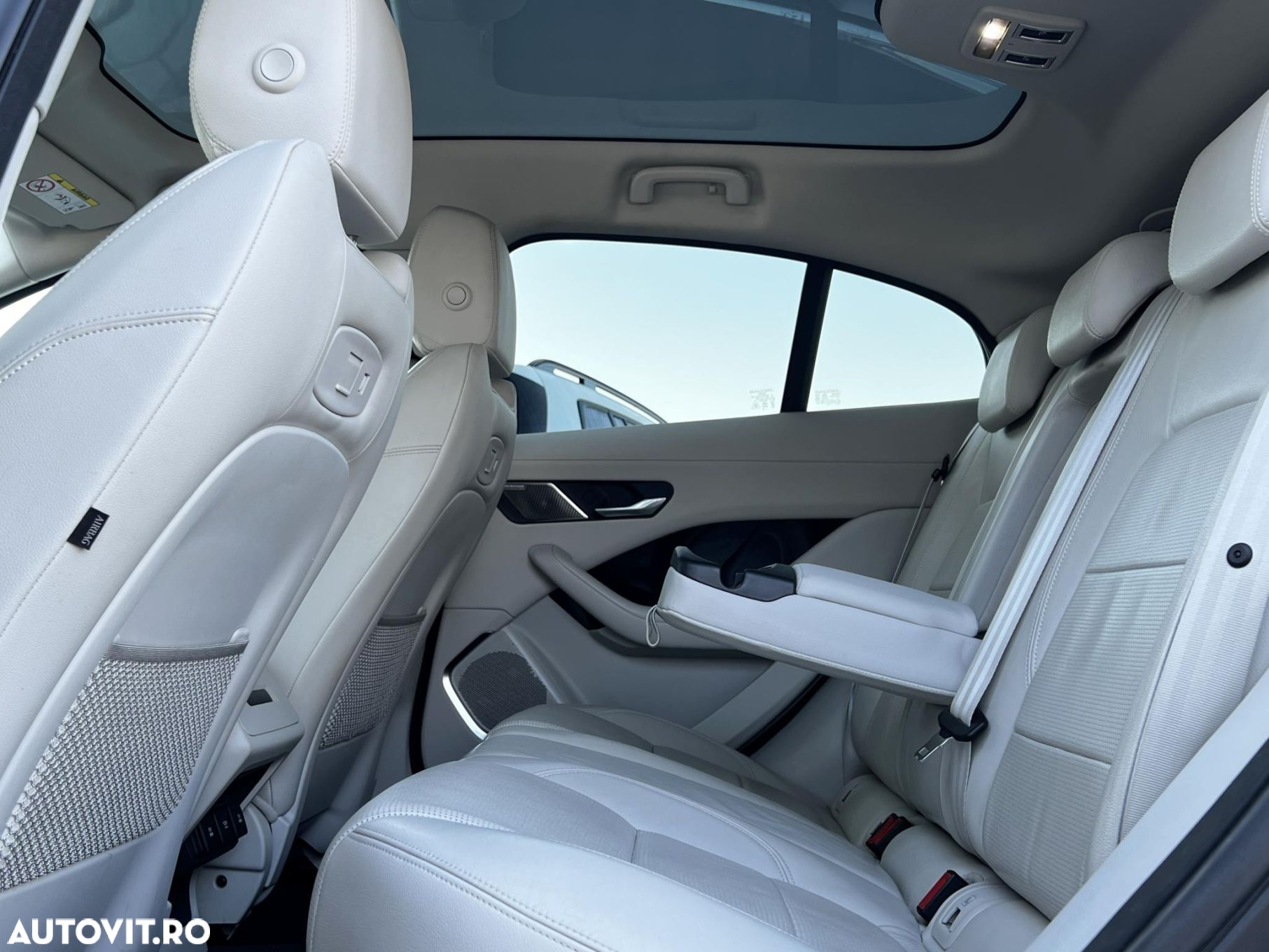 Jaguar I-Pace - 30