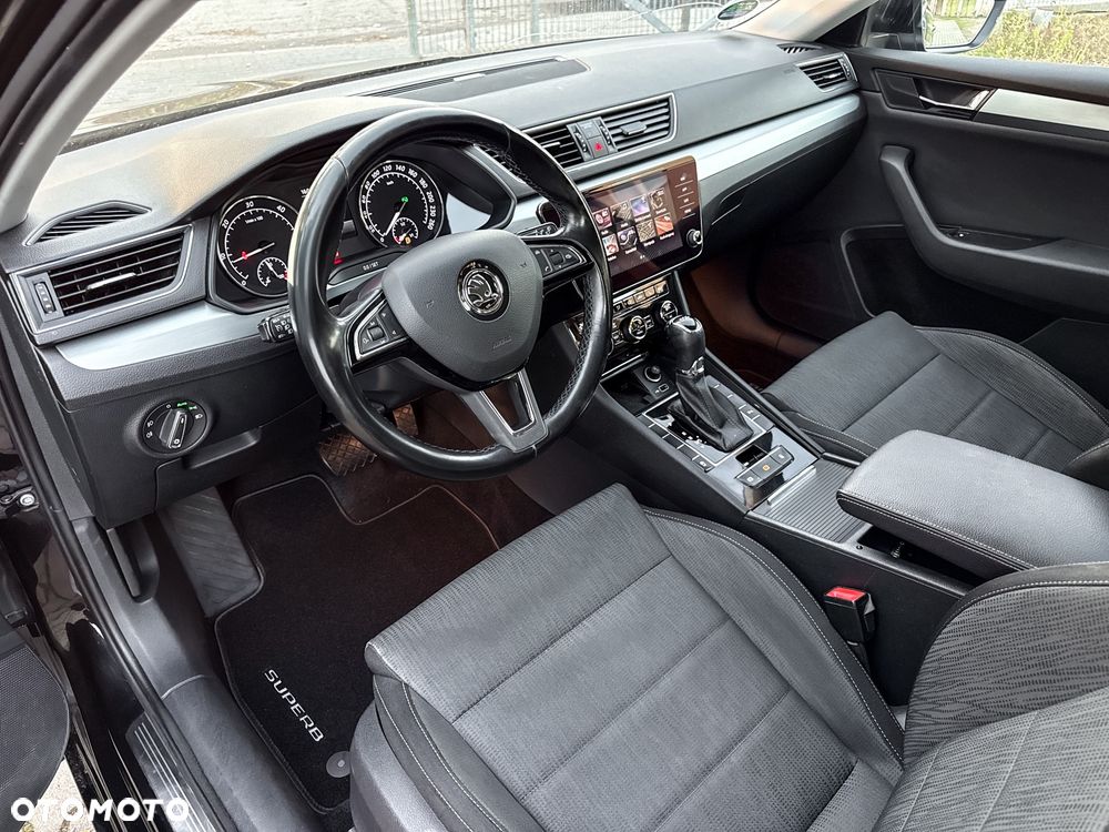 Skoda Superb 2.0 TDI DSG Ambition - 24