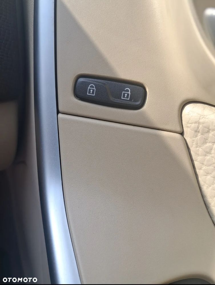 Volvo XC 60 2.4D AWD Momentum - 20