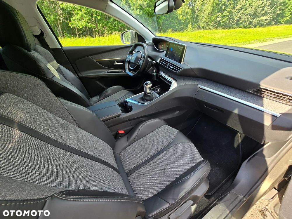 Peugeot 3008 1.2 PureTech Allure - 5