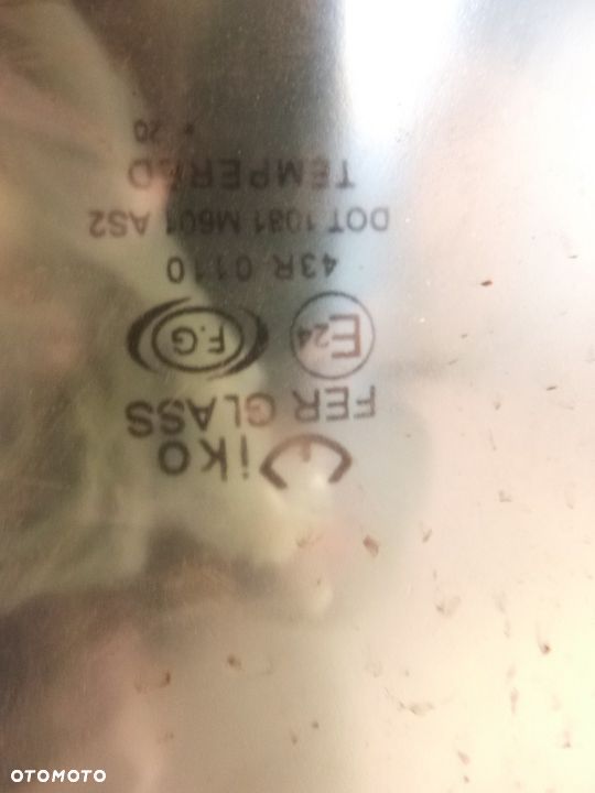 Szyba drzwi prawe case  New Holland T7520 T7530 T7540 T7550 steyer m9078 9083 9086 9094 9105 - 3