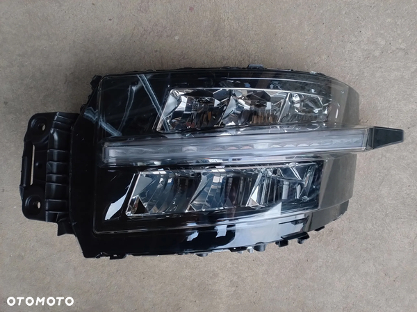 Reflektor Lampa Renault range t gama t evo