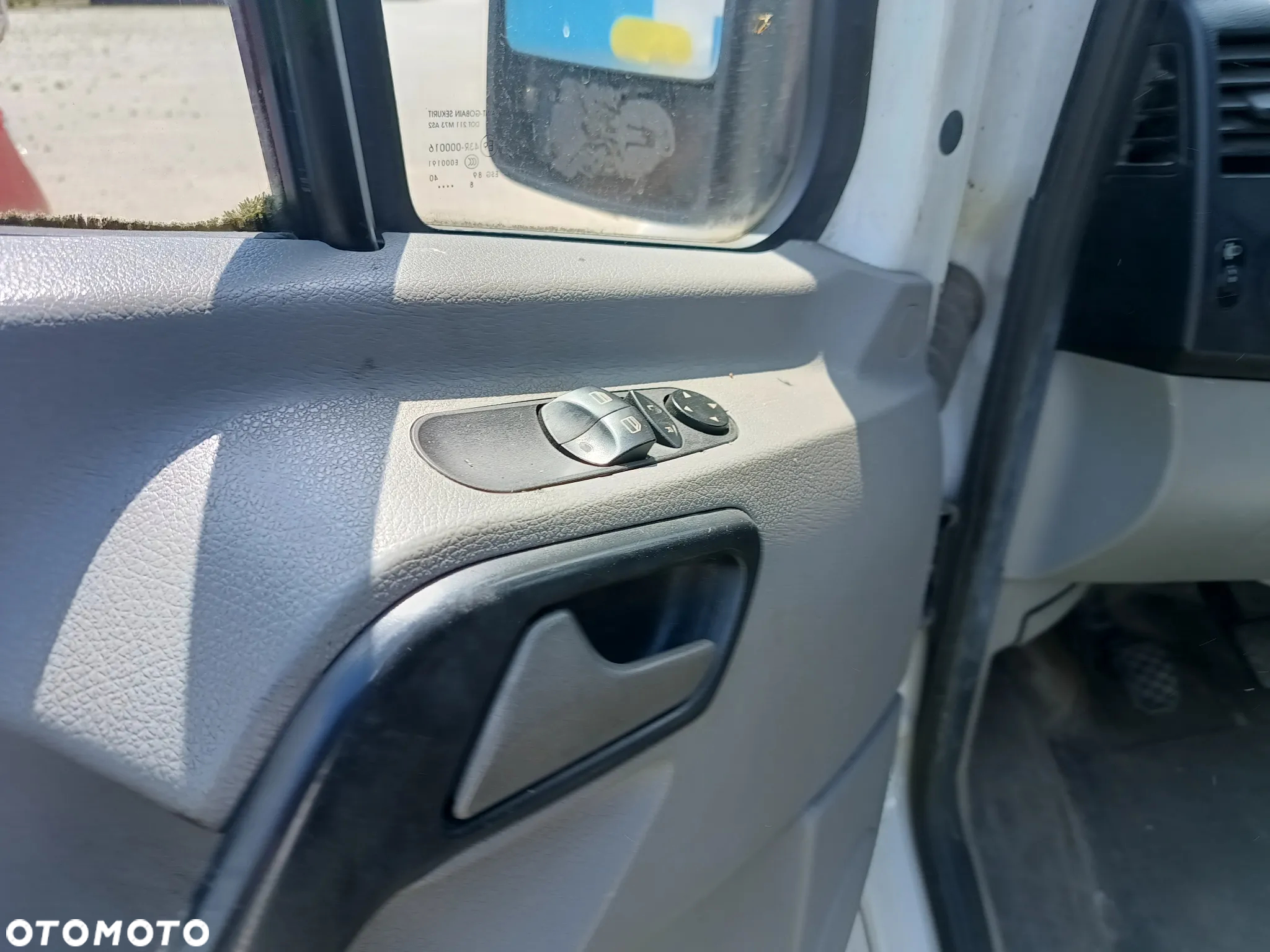 Mercedes-Benz Sprinter - 11