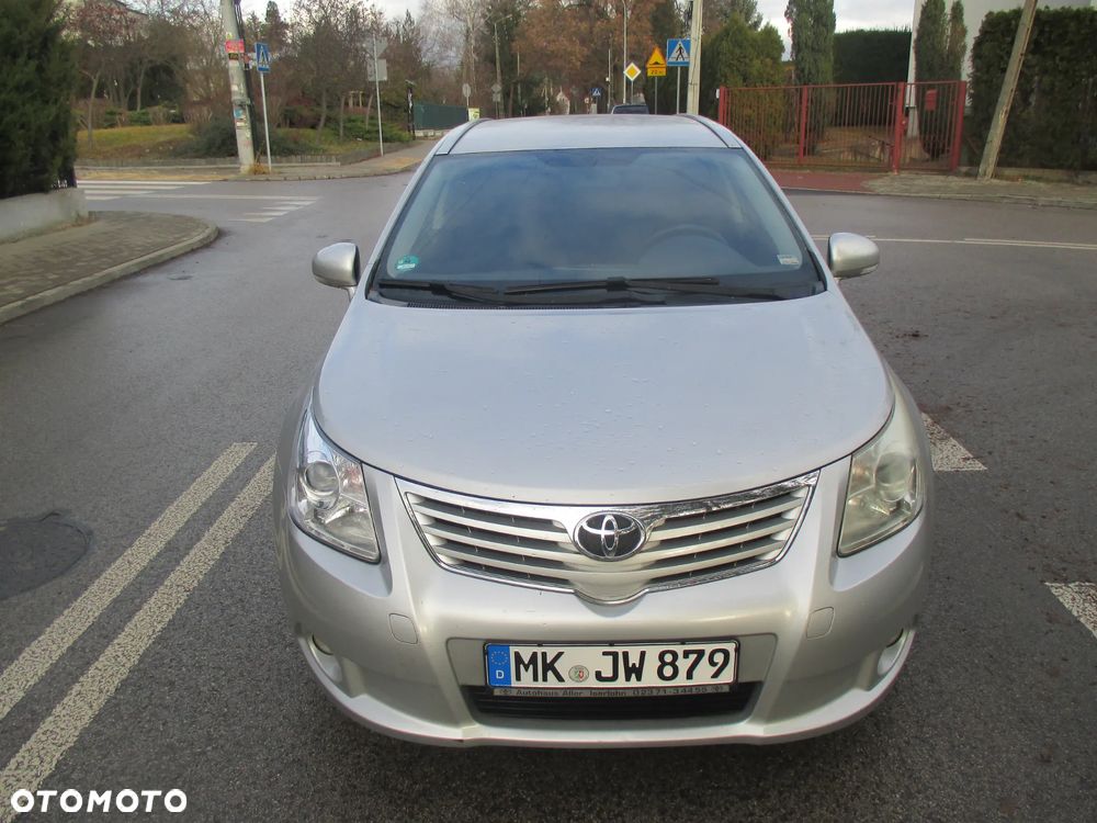 Toyota Avensis 1.8 Sol - 8