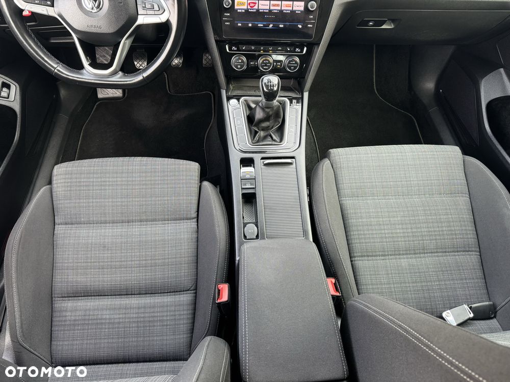 Volkswagen Passat Variant 2.0 TDI SCR Business - 35