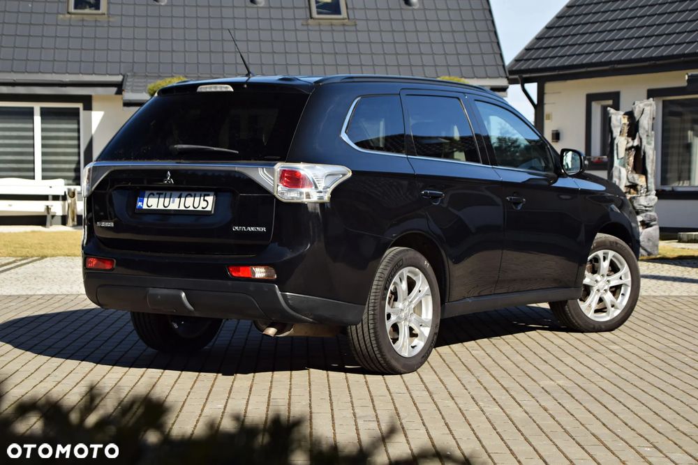 Mitsubishi Outlander - 4
