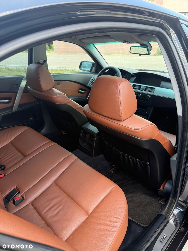 BMW Seria 5 525i - 23