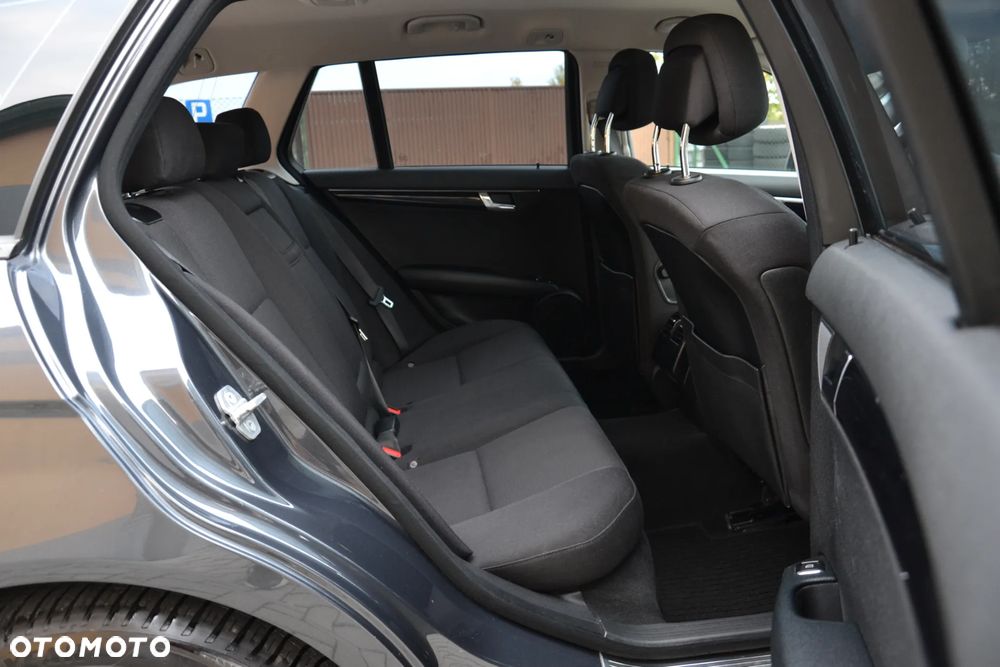 Mercedes-Benz Klasa C 200 CDI BlueEff Elegance - 30