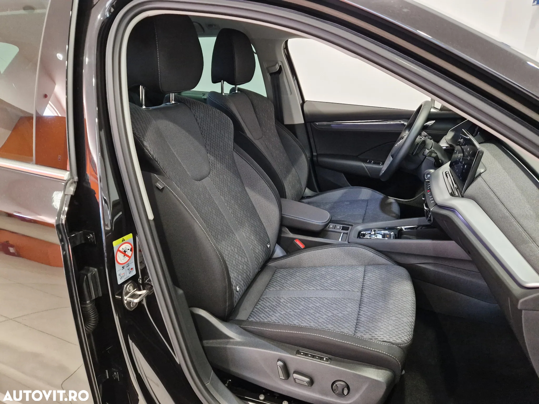 Skoda Octavia Combi 2.0 TDI DSG Premium Edition - 13