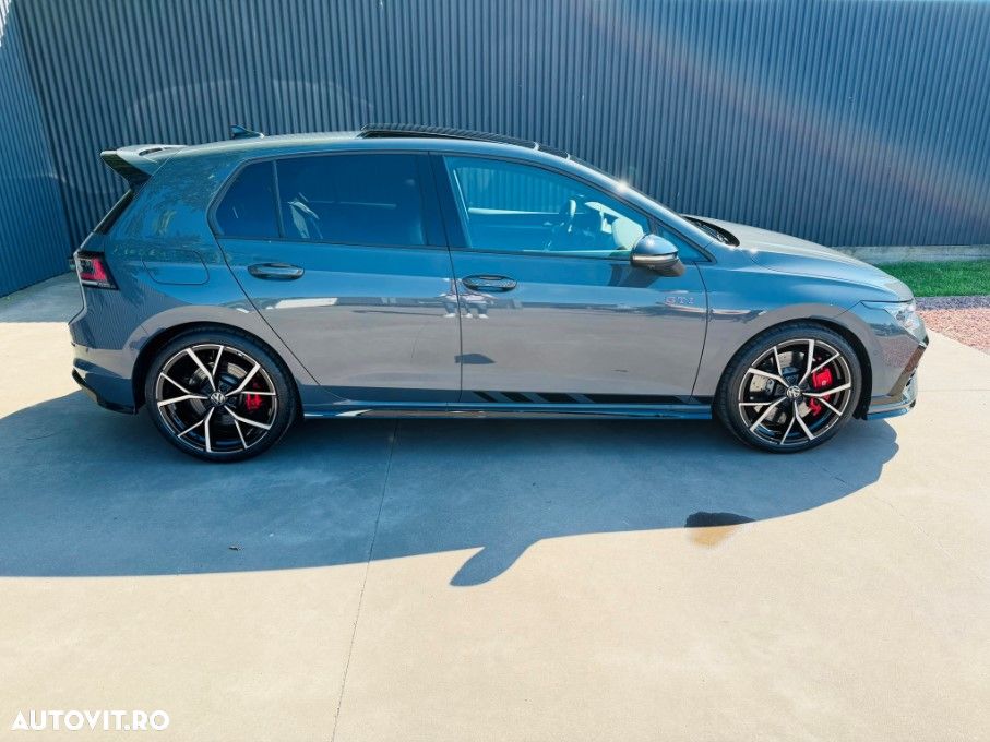 VOLKSWAGEN Golf 2025 — imagine 4