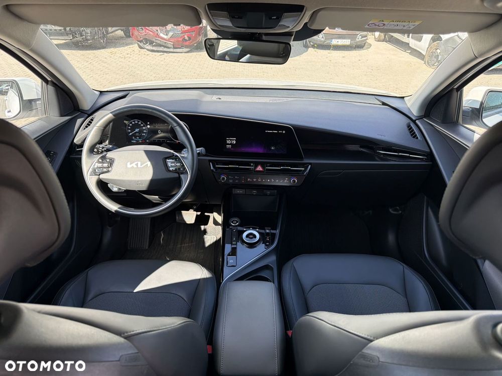 Kia Niro 64kWh M - 24